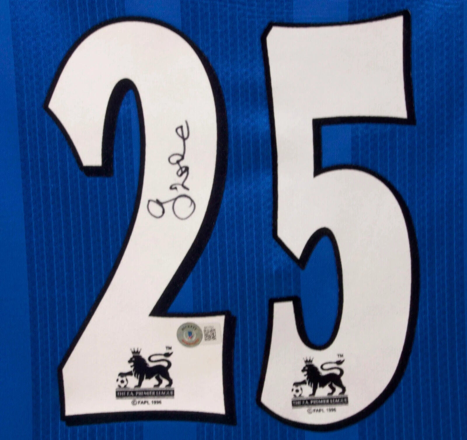 Gianfranco Zola Signed Chelsea Home Soccer Jersey #25 with Beckett COA